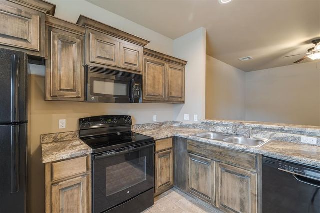 913 SW 92nd Street, Oklahoma City, OK 73139