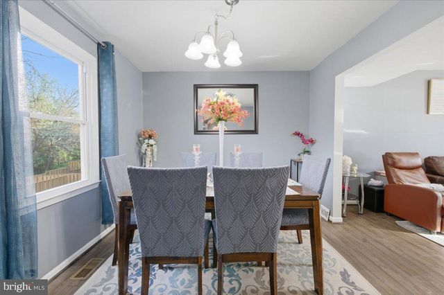 1042 TOTTENHAM CT, Sterling, VA 20164