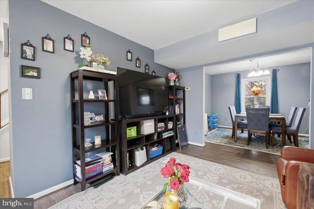 1042 TOTTENHAM CT, Sterling, VA 20164