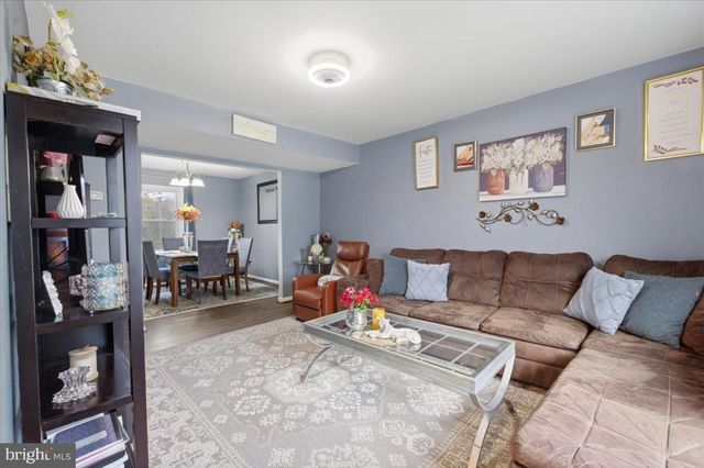 1042 TOTTENHAM CT, Sterling, VA 20164