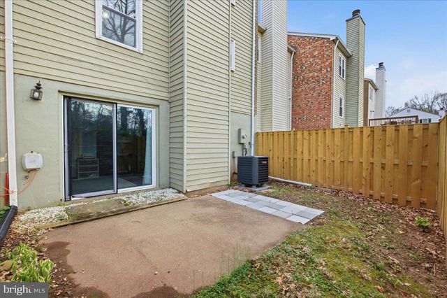 1042 TOTTENHAM CT, Sterling, VA 20164