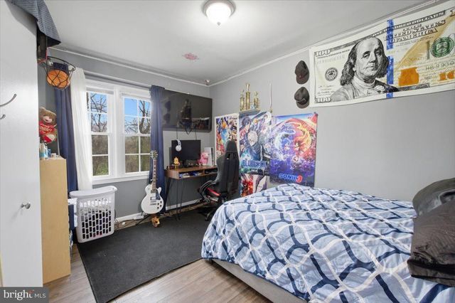 1042 TOTTENHAM CT, Sterling, VA 20164