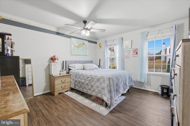 1042 TOTTENHAM CT, Sterling, VA 20164