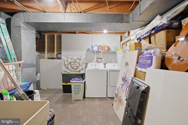 1042 TOTTENHAM CT, Sterling, VA 20164