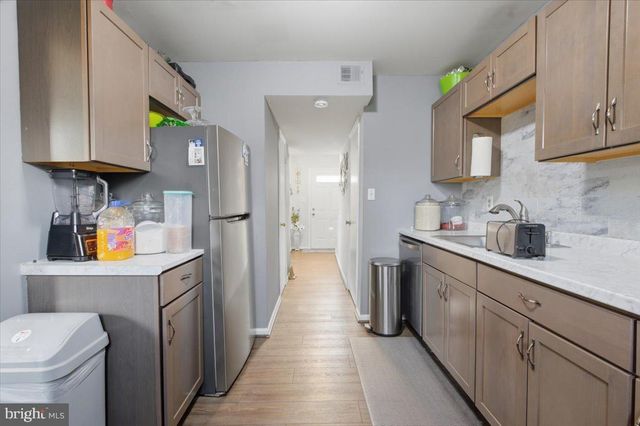 1042 TOTTENHAM CT, Sterling, VA 20164