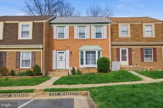 1042 TOTTENHAM CT, Sterling, VA 20164