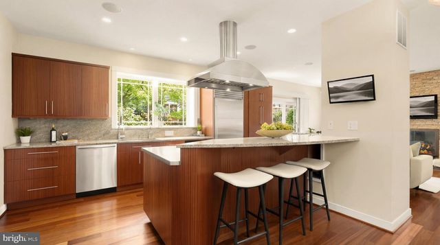 4114 EMERY PL NW, Washington, DC 20016