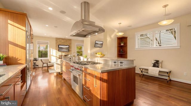 4114 EMERY PL NW, Washington, DC 20016