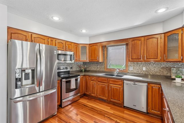 1319 NW 72nd Avenue, Ankeny, IA 50023