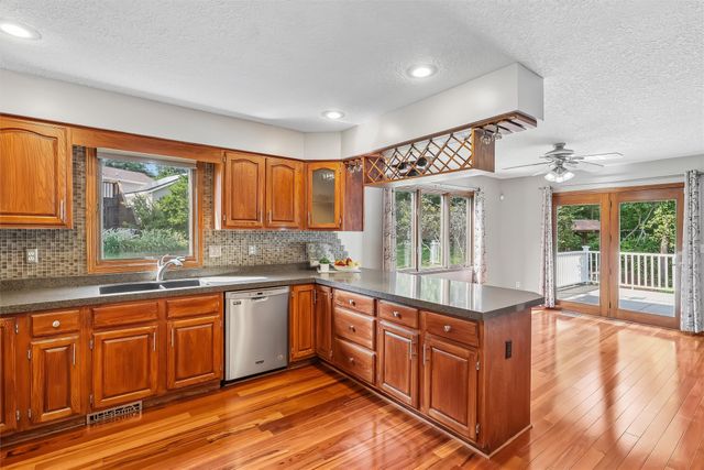 1319 NW 72nd Avenue, Ankeny, IA 50023