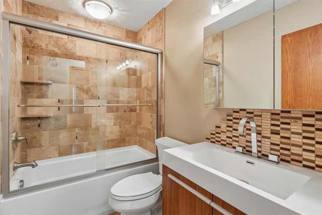 1319 NW 72nd Avenue, Ankeny, IA 50023