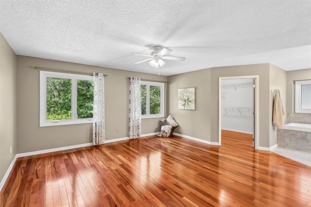 1319 NW 72nd Avenue, Ankeny, IA 50023