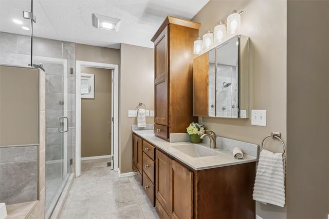 1319 NW 72nd Avenue, Ankeny, IA 50023