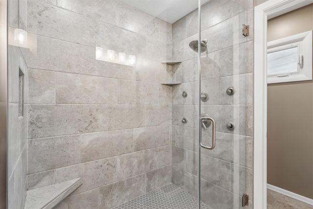 1319 NW 72nd Avenue, Ankeny, IA 50023