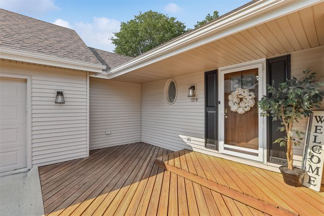 1319 NW 72nd Avenue, Ankeny, IA 50023