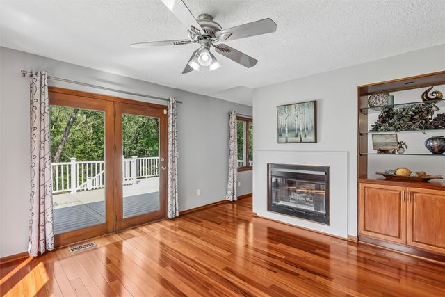 1319 NW 72nd Avenue, Ankeny, IA 50023