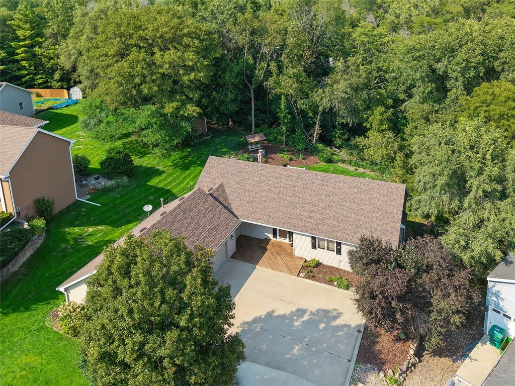 1319 NW 72nd Avenue, Ankeny, IA 50023
