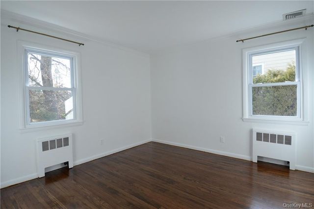 4 Knollwood Road, Eastchester, NY 10709