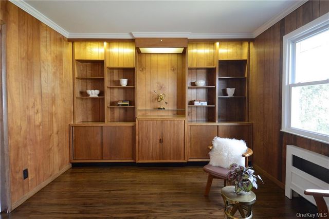 4 Knollwood Road, Eastchester, NY 10709