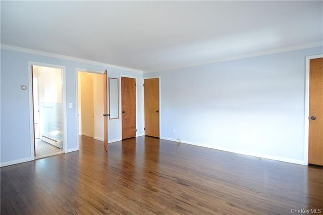 4 Knollwood Road, Eastchester, NY 10709