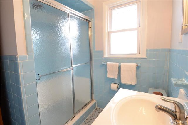 4 Knollwood Road, Eastchester, NY 10709