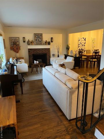 4 Knollwood Road, Eastchester, NY 10709