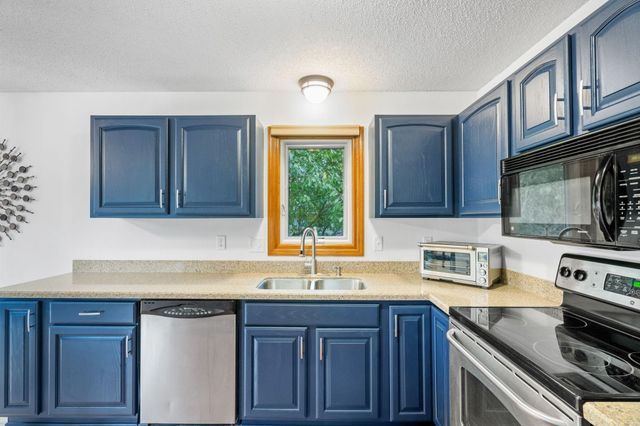6542 Black Duck Drive S, Lino Lakes, MN 55014