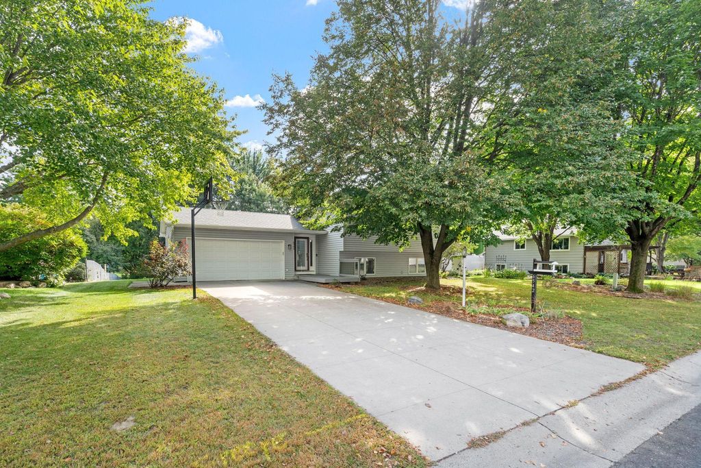 6542 Black Duck Drive S, Lino Lakes, MN 55014