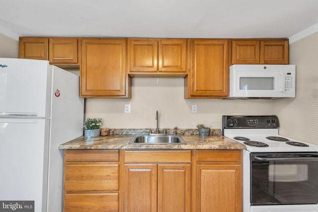377 JACOBSTOWN COOKSTOWN RD, Wrightstown, NJ 08562
