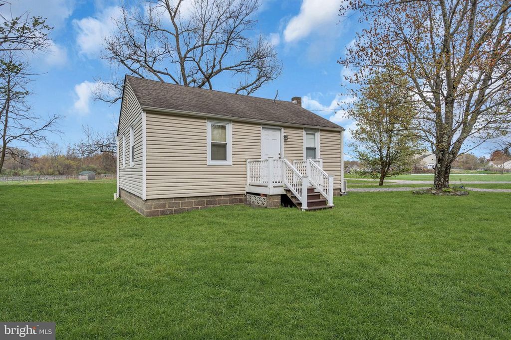 377 JACOBSTOWN COOKSTOWN RD, Wrightstown, NJ 08562