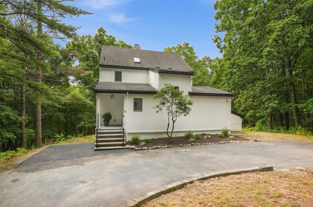 11 Spies Road, New Paltz, NY 12561