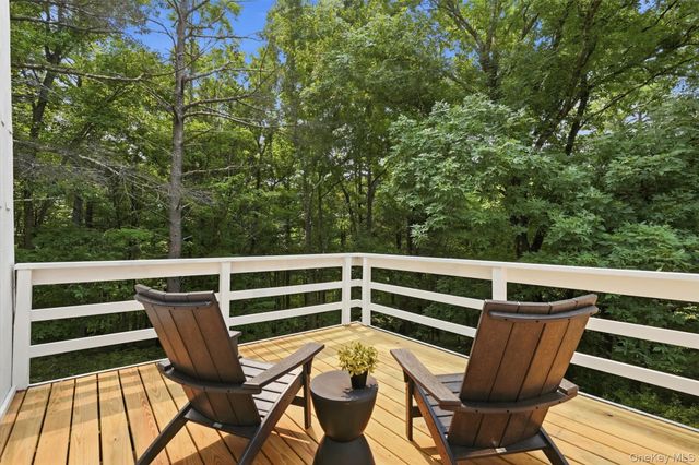 11 Spies Road, New Paltz, NY 12561