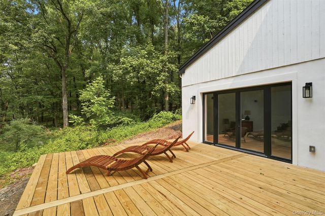 11 Spies Road, New Paltz, NY 12561