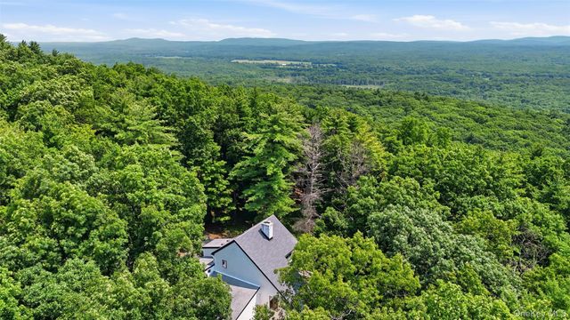 11 Spies Road, New Paltz, NY 12561