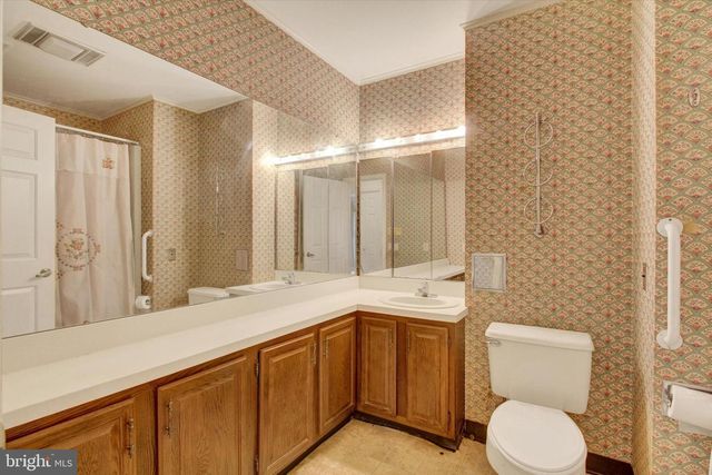 1864 AZALEA DR, York, PA 17408