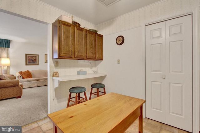 1864 AZALEA DR, York, PA 17408