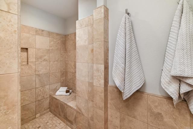 548 Quail Pointe Lane, Encinitas, CA 92024