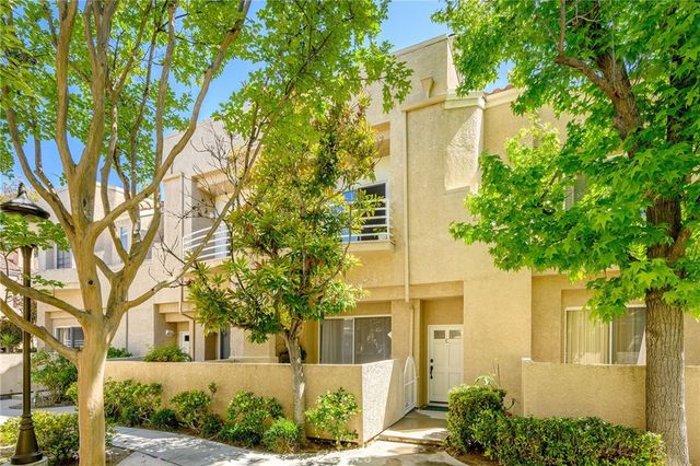 25703 Holiday Circle C, Stevenson Ranch, CA 91381