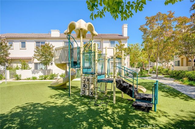 25703 Holiday Circle C, Stevenson Ranch, CA 91381