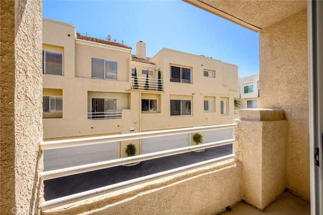 25703 Holiday Circle C, Stevenson Ranch, CA 91381