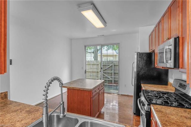 1513 Longparish WAY, Chesapeake, VA 23320