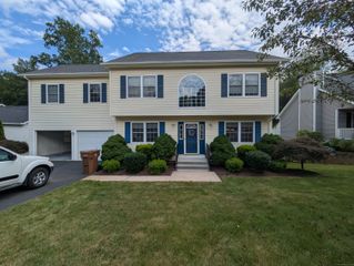 61 Basking Brook Lane, Shelton, CT 06484