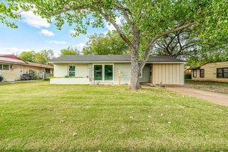 1352 Hillcrest Drive, Graham, TX 76450