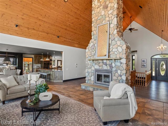 3292 W Sutton Road, Lapeer, MI 48446