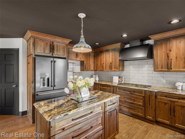 3292 W Sutton Road, Lapeer, MI 48446