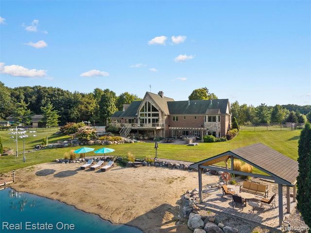 3292 W Sutton Road, Lapeer, MI 48446