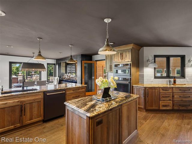 3292 W Sutton Road, Lapeer, MI 48446