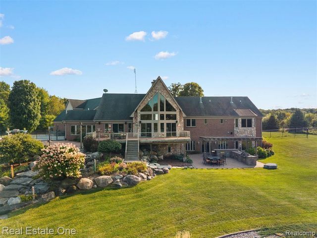 3292 W Sutton Road, Lapeer, MI 48446