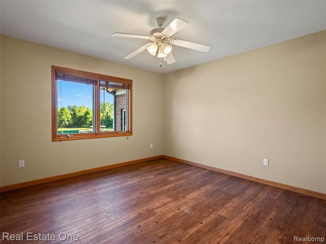 3292 W Sutton Road, Lapeer, MI 48446