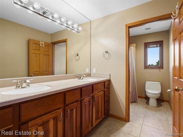 3292 W Sutton Road, Lapeer, MI 48446